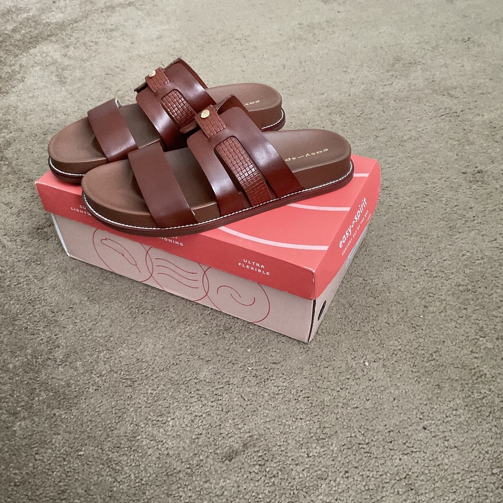 Easy Spirit Trevin Sandals